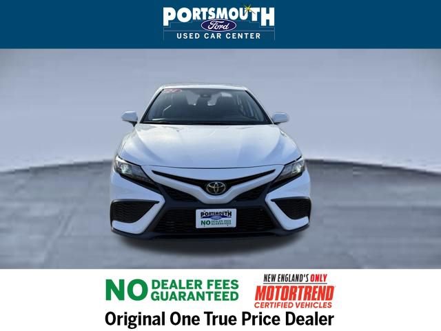 Used 2024 Toyota Camry SE w/ Cold Weather Package image 9