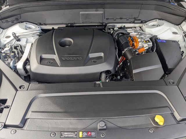 Certified 2025 Volvo XC90 T8 Plus w/ Protection Package Premier image 23