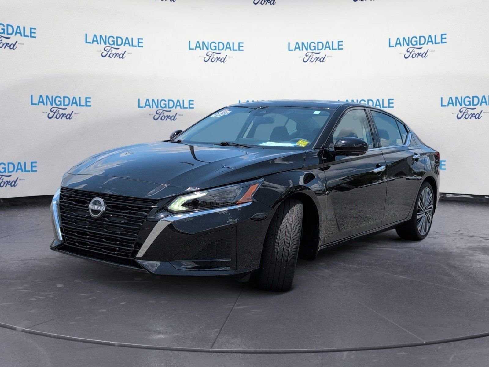 Used 2025 Nissan Altima 2.5 SL FWD image 11