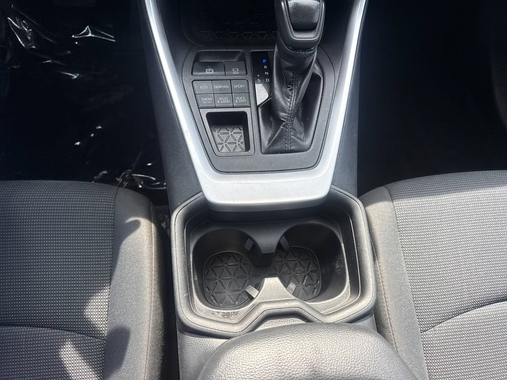 Used 2019 Toyota RAV4 LE w/ All Weather Liner Package AWD/4WD image 23