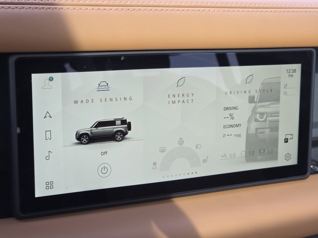 Used 2024 Land Rover Defender 110 X-Dynamic SE image 16