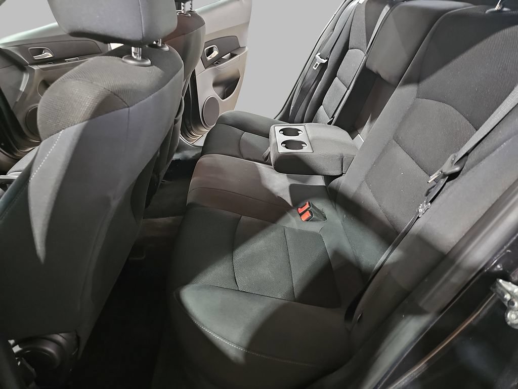 Certified 2016 Chevrolet Cruze LT w/ Technology Package FWD image 17