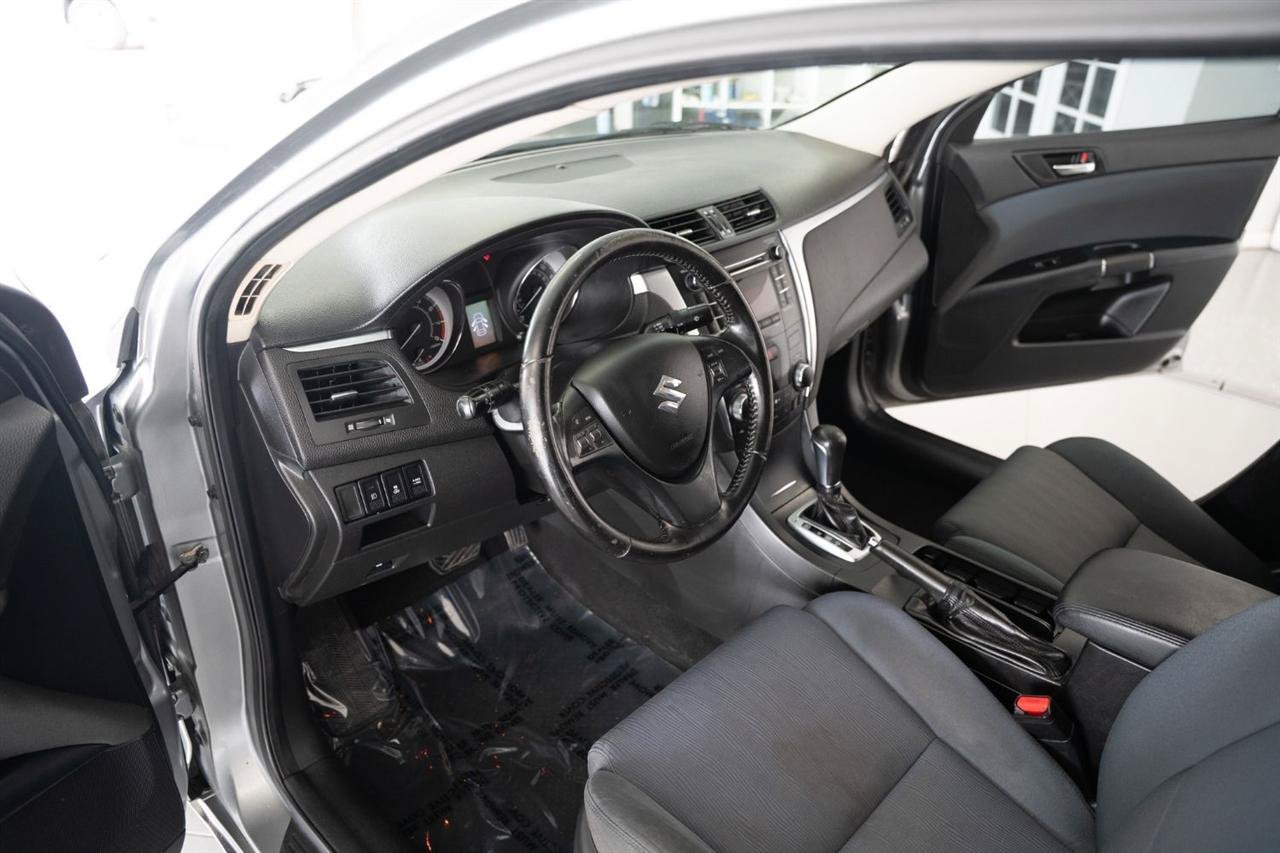 Used 2012 Suzuki Kizashi SE AWD/4WD image 12