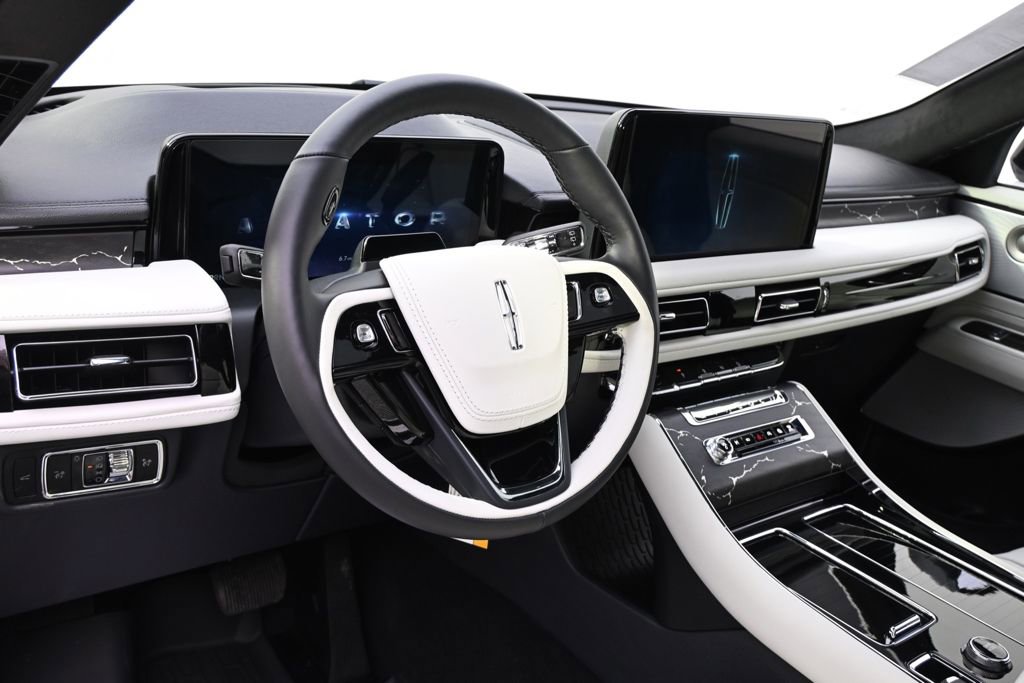New 2026 Lincoln Aviator Black Label image 11