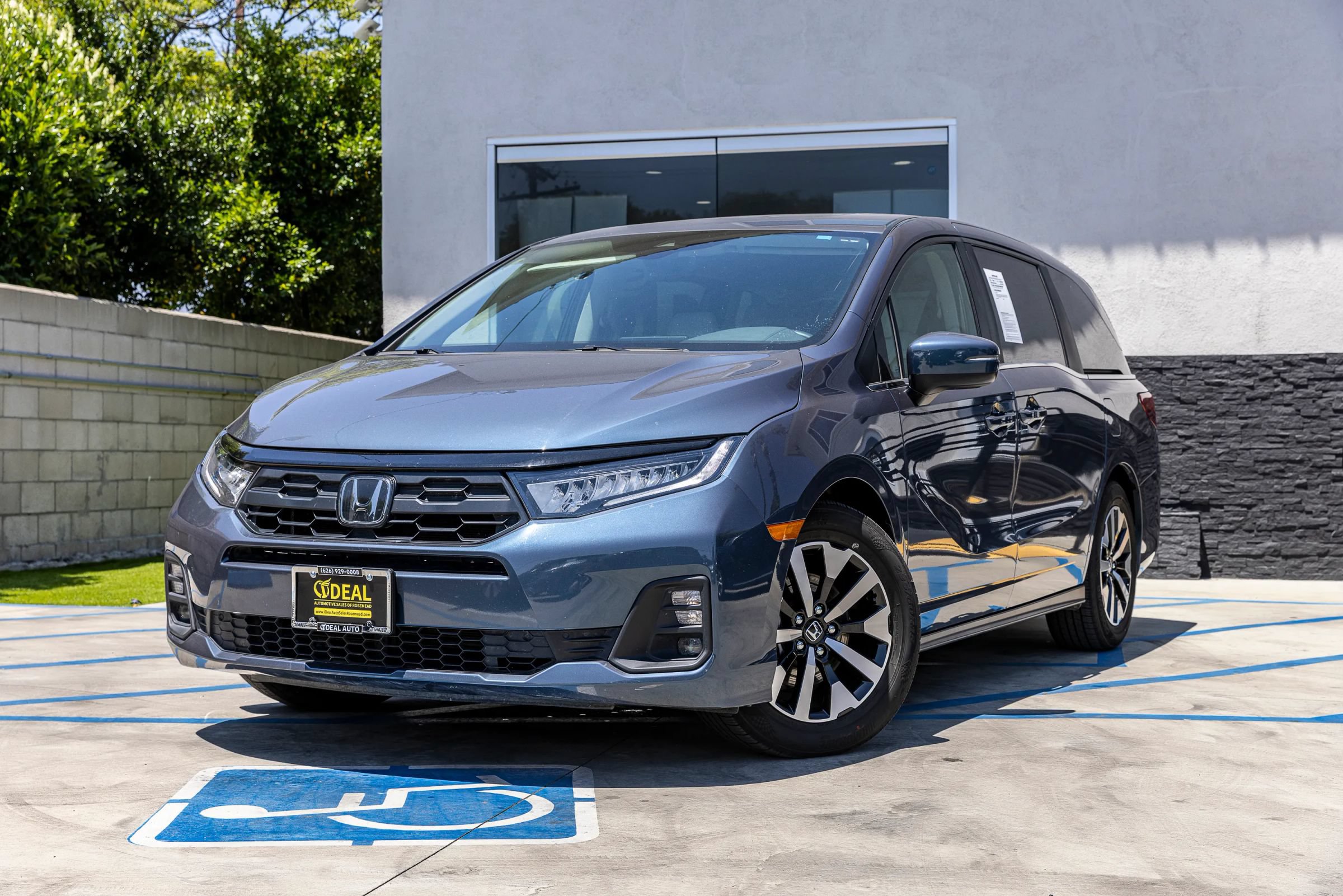 Used 2025 Honda Odyssey EX-L image 5