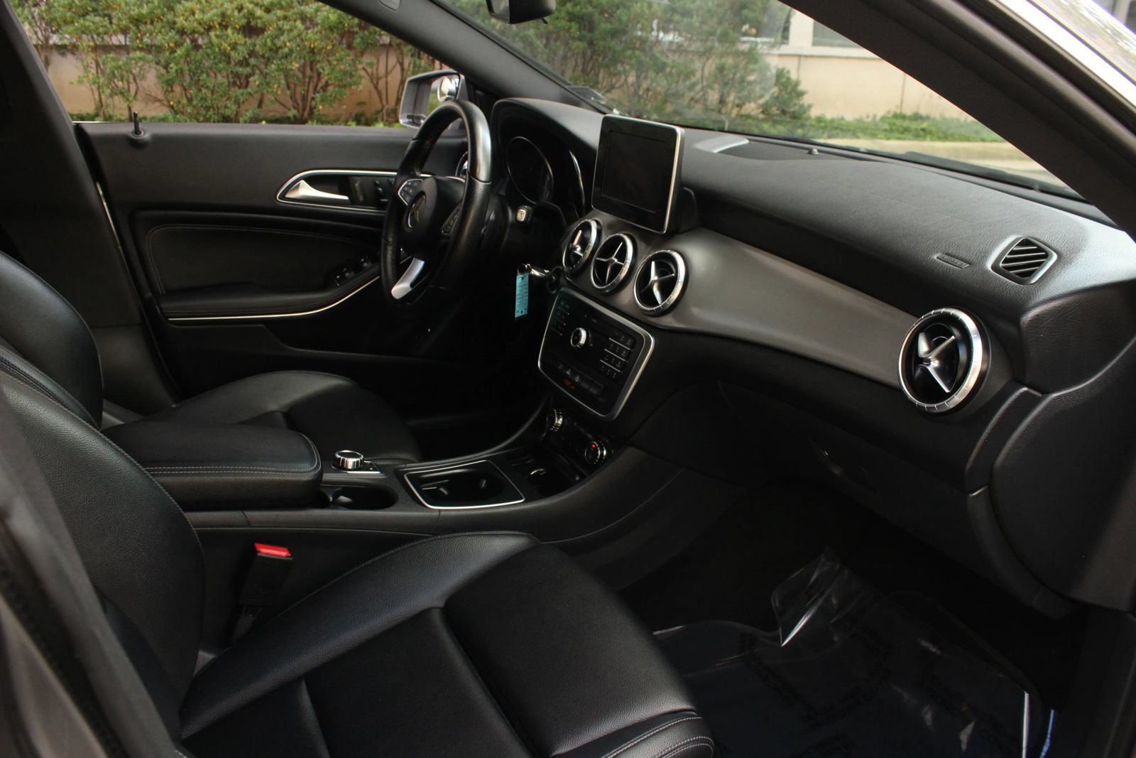 Used 2016 Mercedes-Benz CLA 250 image 27