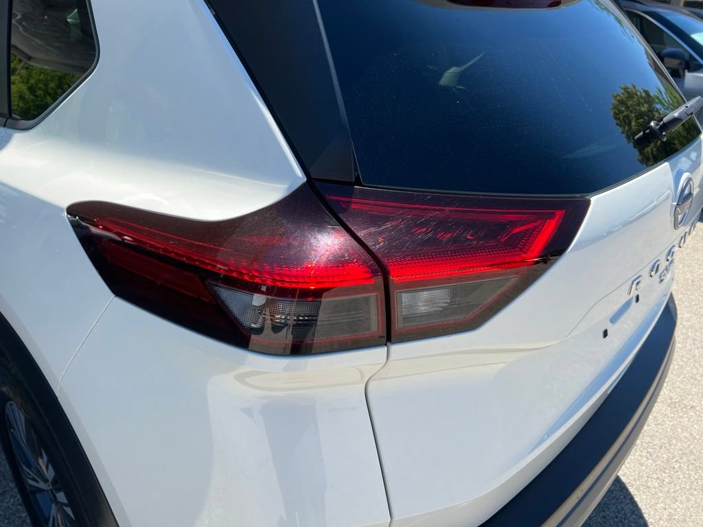 Certified 2023 Nissan Rogue SV AWD/4WD image 34