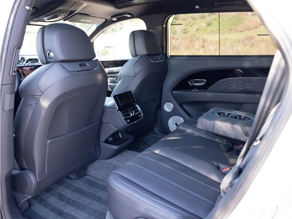 Certified 2024 Bentley Bentayga Extended Wheelbase image 56