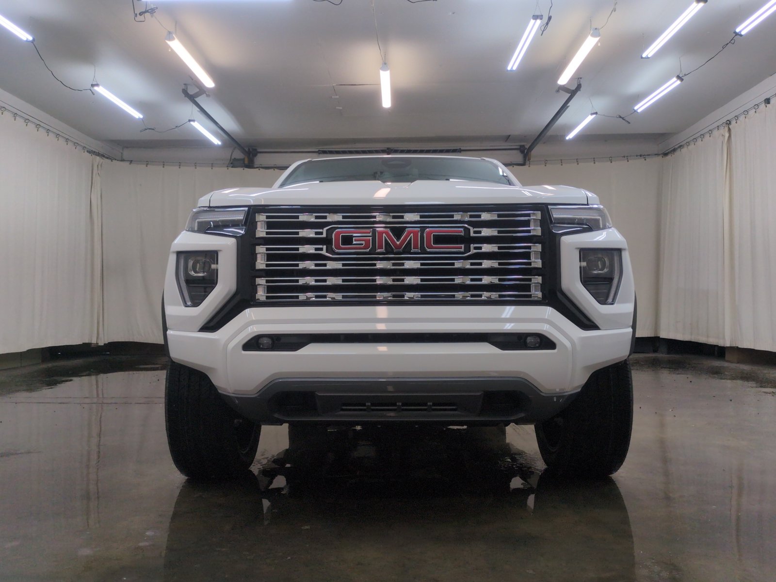 New 2026 GMC Canyon Denali AWD/4WD image 10