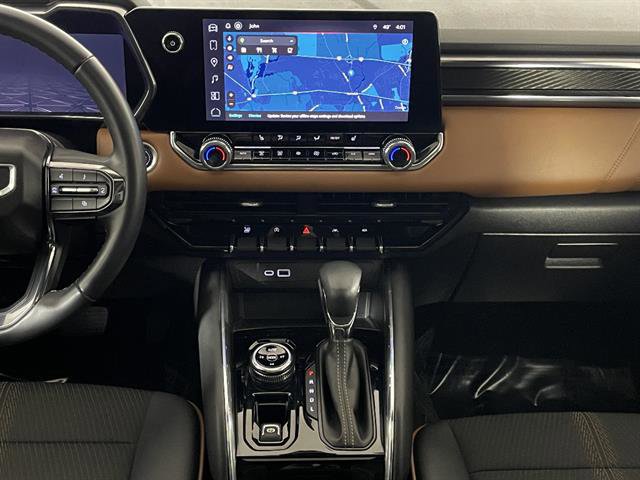 Used 2024 GMC Canyon AT4 w/ Technology Package AWD/4WD image 15