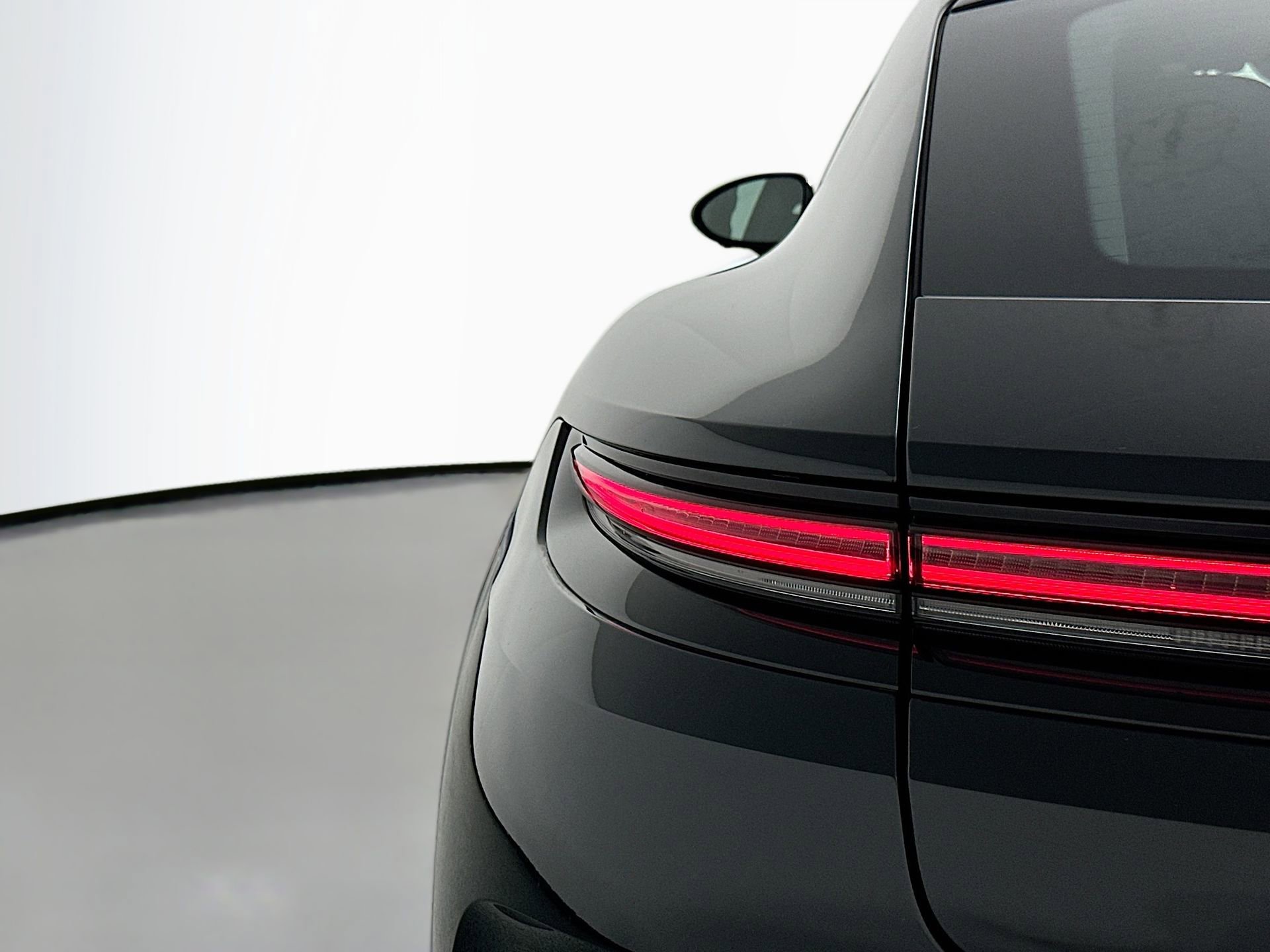 Certified 2025 Porsche Panamera 4 image 16