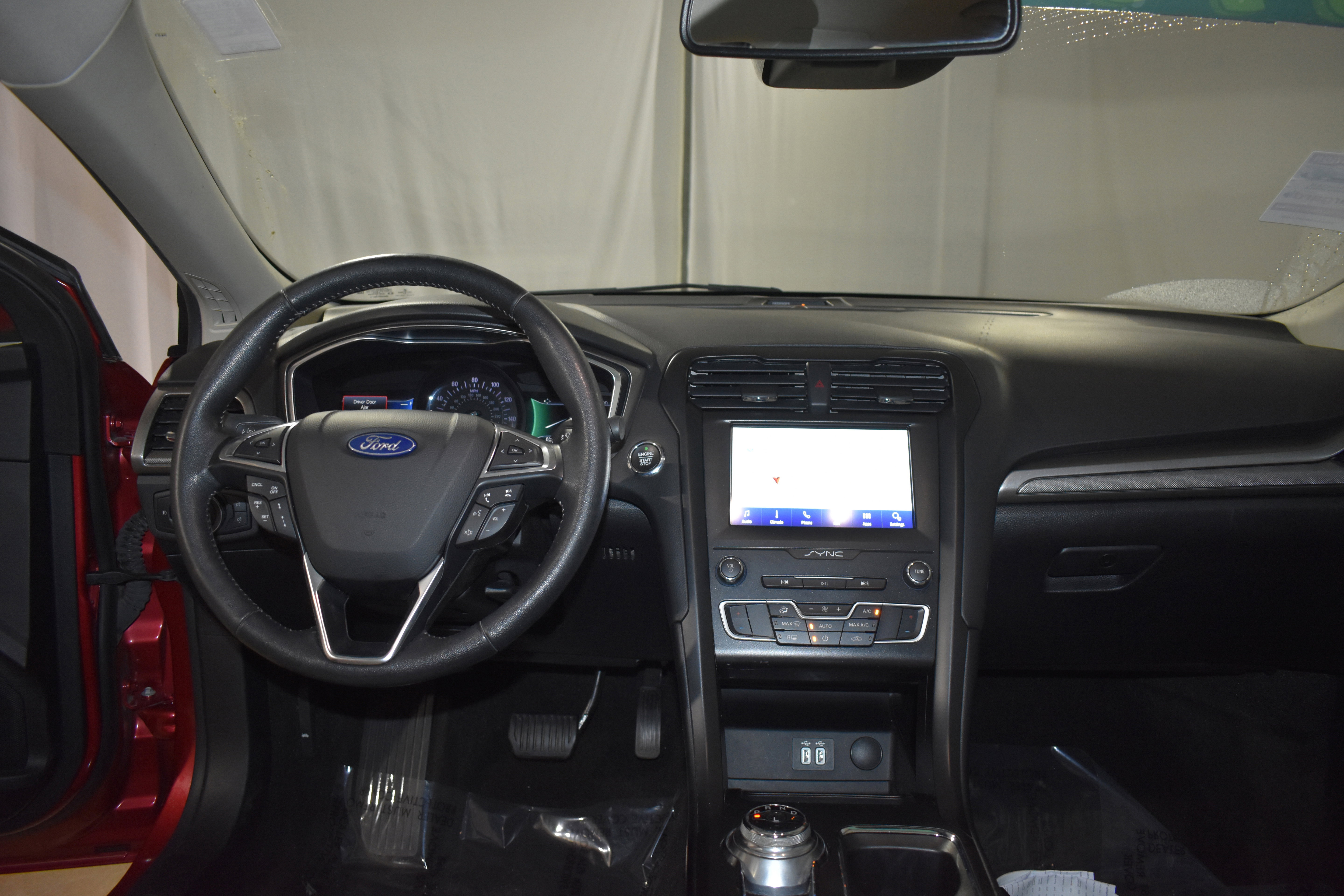 Used 2020 Ford Fusion SE w/ Equipment Group 151A image 28