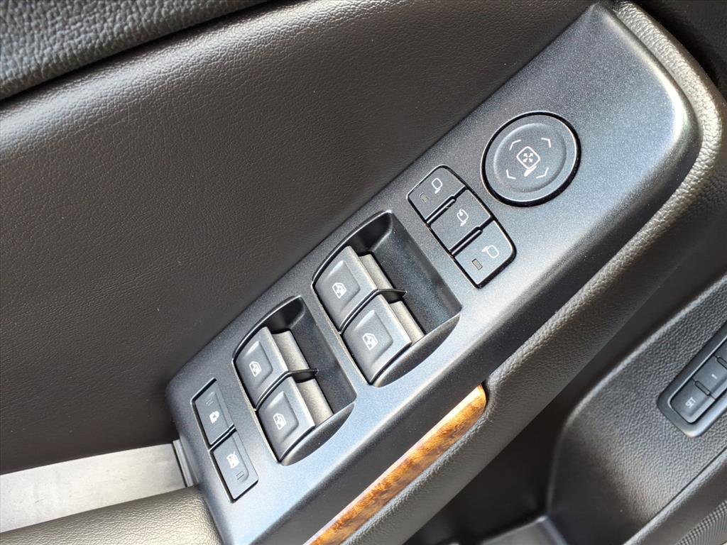Used 2019 Chevrolet Suburban Premier AWD/4WD image 15