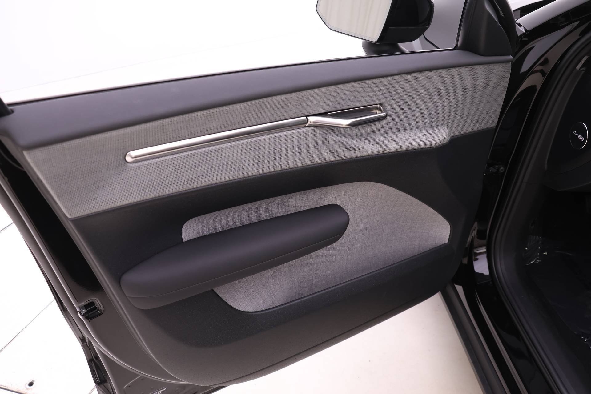 New 2025 Volvo EX30 Ultra w/ Protection Package Premier image 10