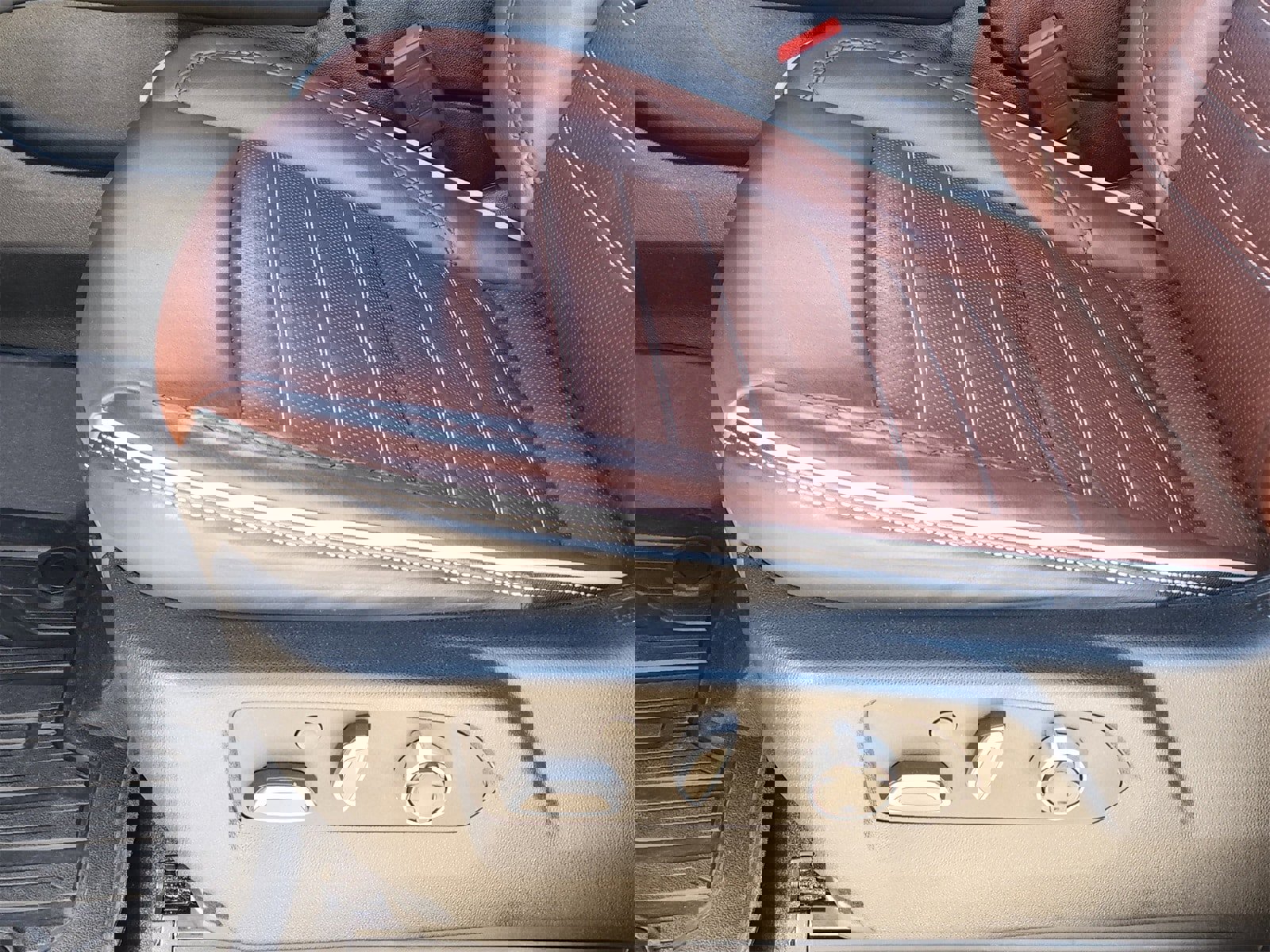 Used 2024 GMC Yukon Denali Ultimate w/ LPO, Floor Liner Package image 25