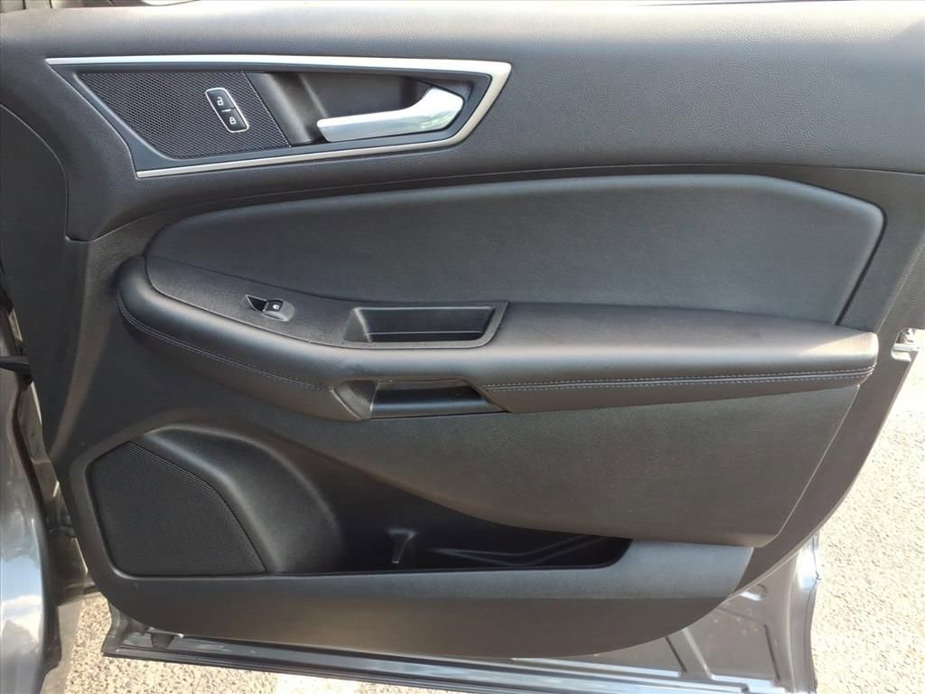 Used 2022 Ford Edge SEL w/ Convenience Package image 9
