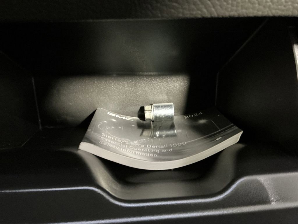 Used 2024 GMC Sierra 1500 Denali w/ Technology Package image 30