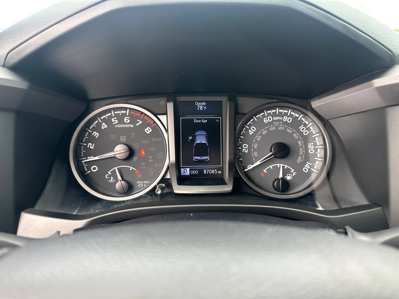 Used 2022 Toyota Tacoma TRD Off-Road w/ Technology Package AWD/4WD image 28