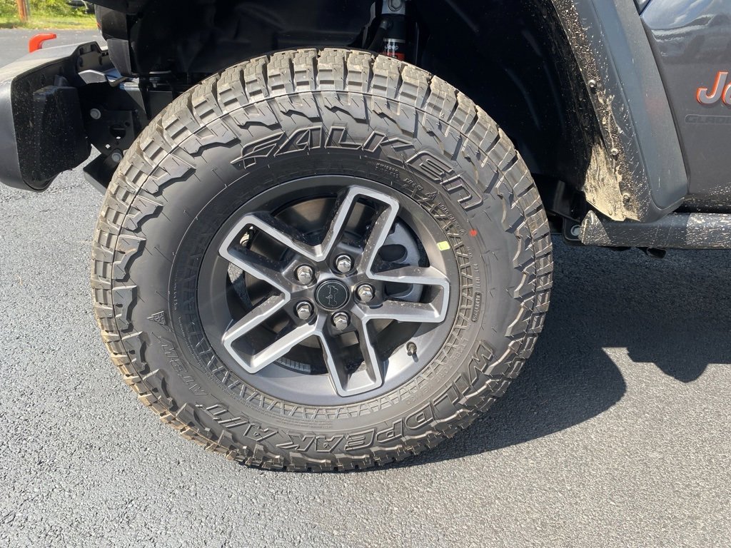 New 2025 Jeep Gladiator Mojave w/ Convenience Group image 9