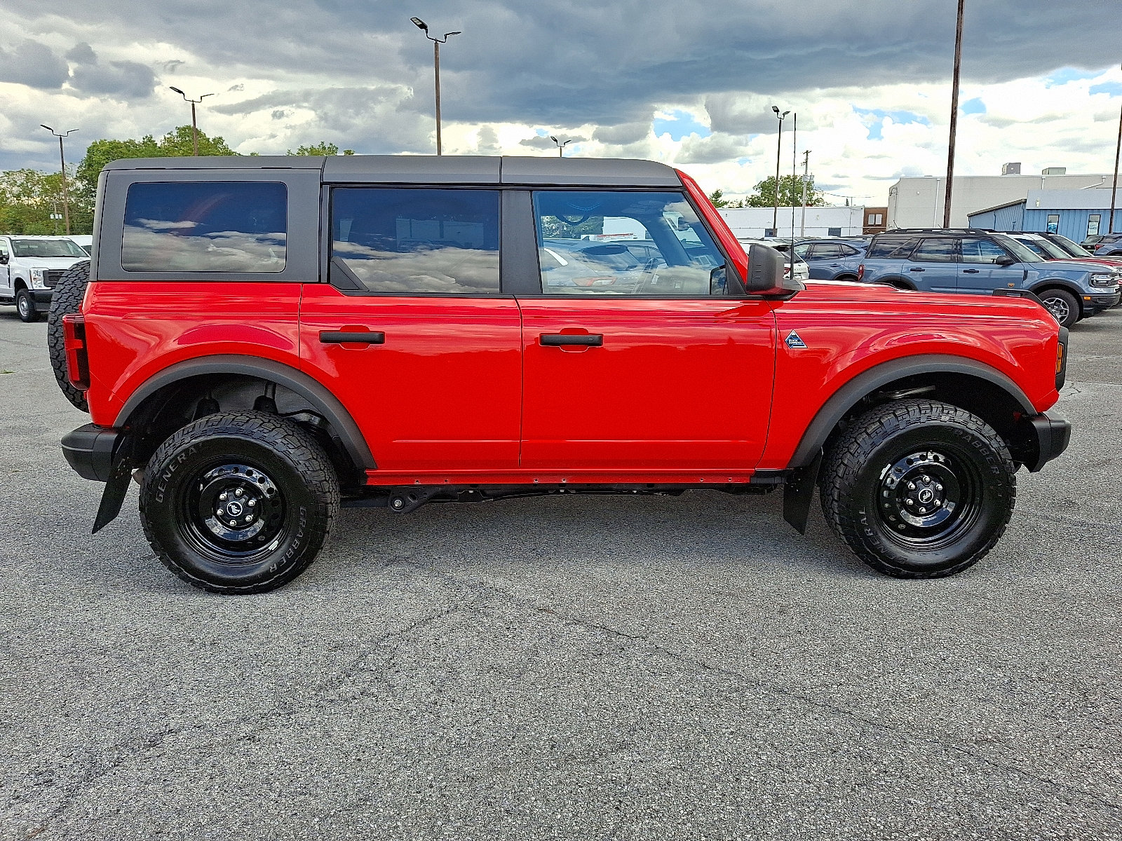 Used 2023 Ford Bronco Black Diamond image 8
