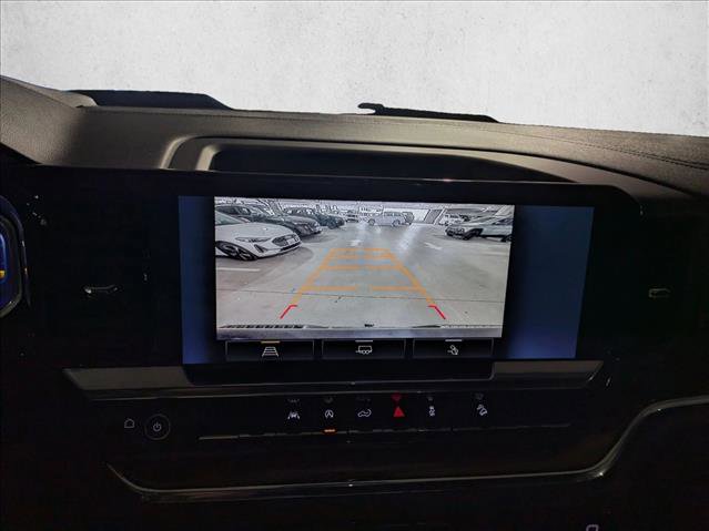 Used 2024 Chevrolet Silverado 1500 LT Trail Boss w/ Convenience Package II image 18