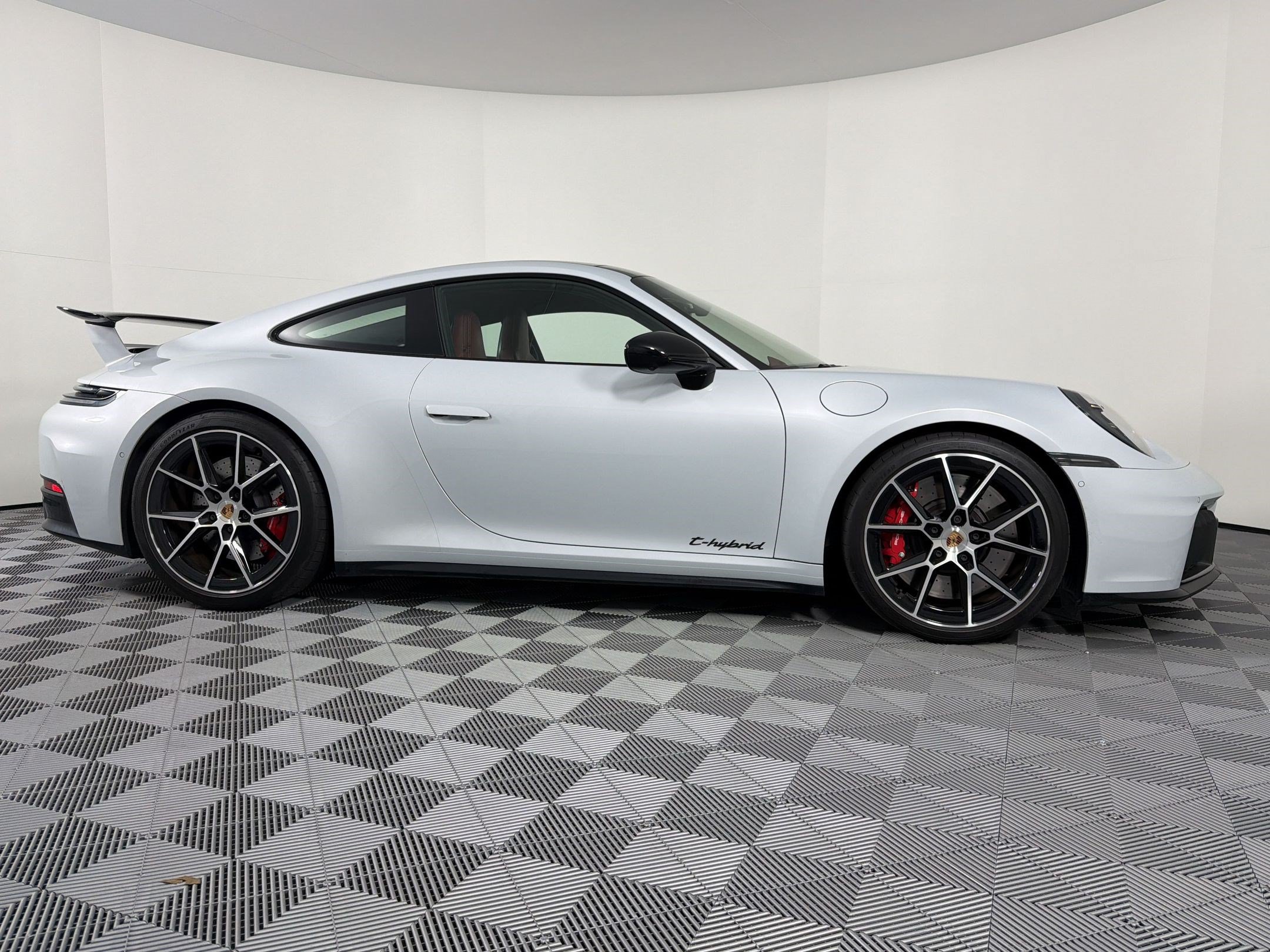 Certified 2026 Porsche 911 Carrera GTS RWD image 8