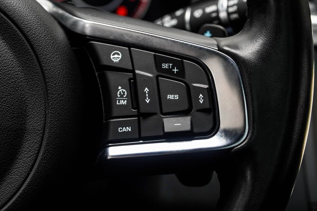 Used 2019 Jaguar E-PACE R-Dynamic S AWD/4WD image 29