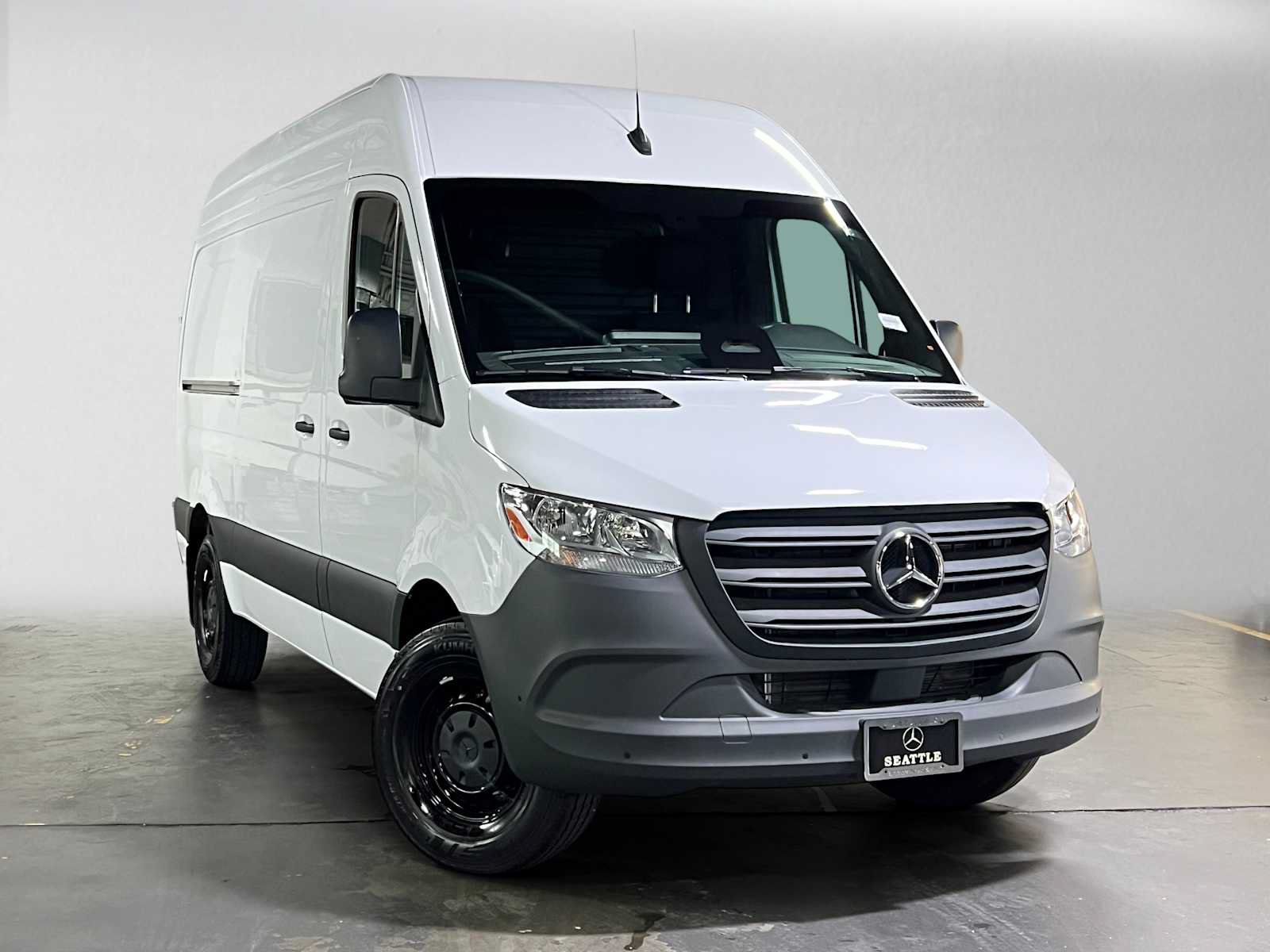Used 2026 Mercedes-Benz Sprinter 2500 image 2