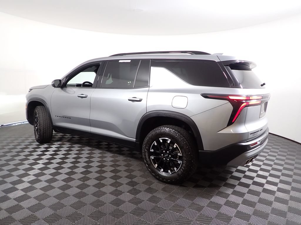 Used 2025 Chevrolet Traverse Z71 AWD/4WD image 12