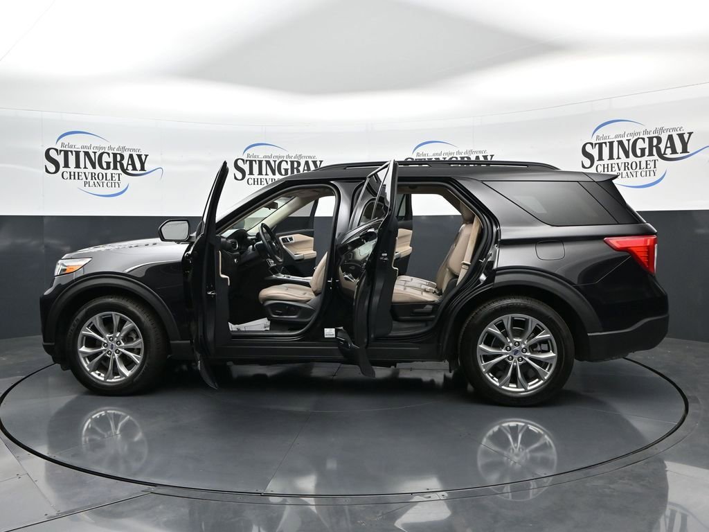 Used 2022 Ford Explorer XLT w/ Equipment Group 202A image 28