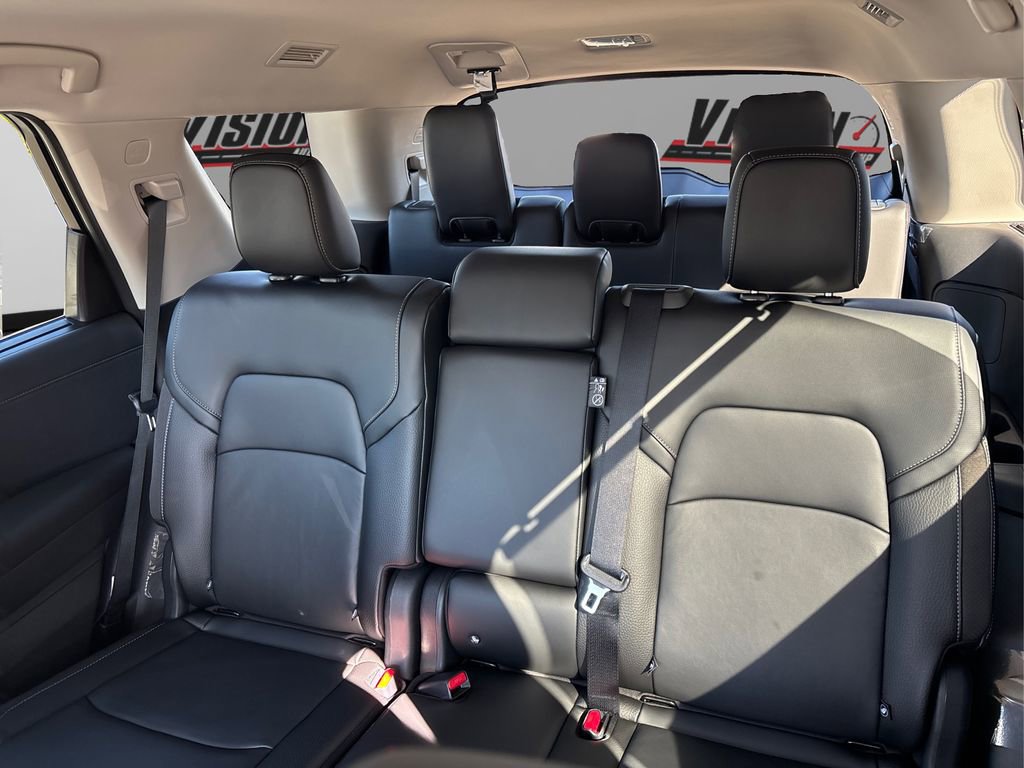 New 2025 Nissan Pathfinder SL image 15