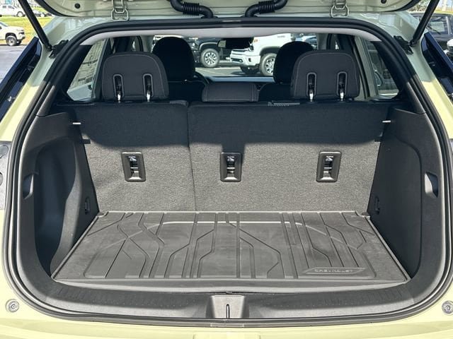 New 2027 Chevrolet Bolt LT w/ Comfort Package FWD image 18
