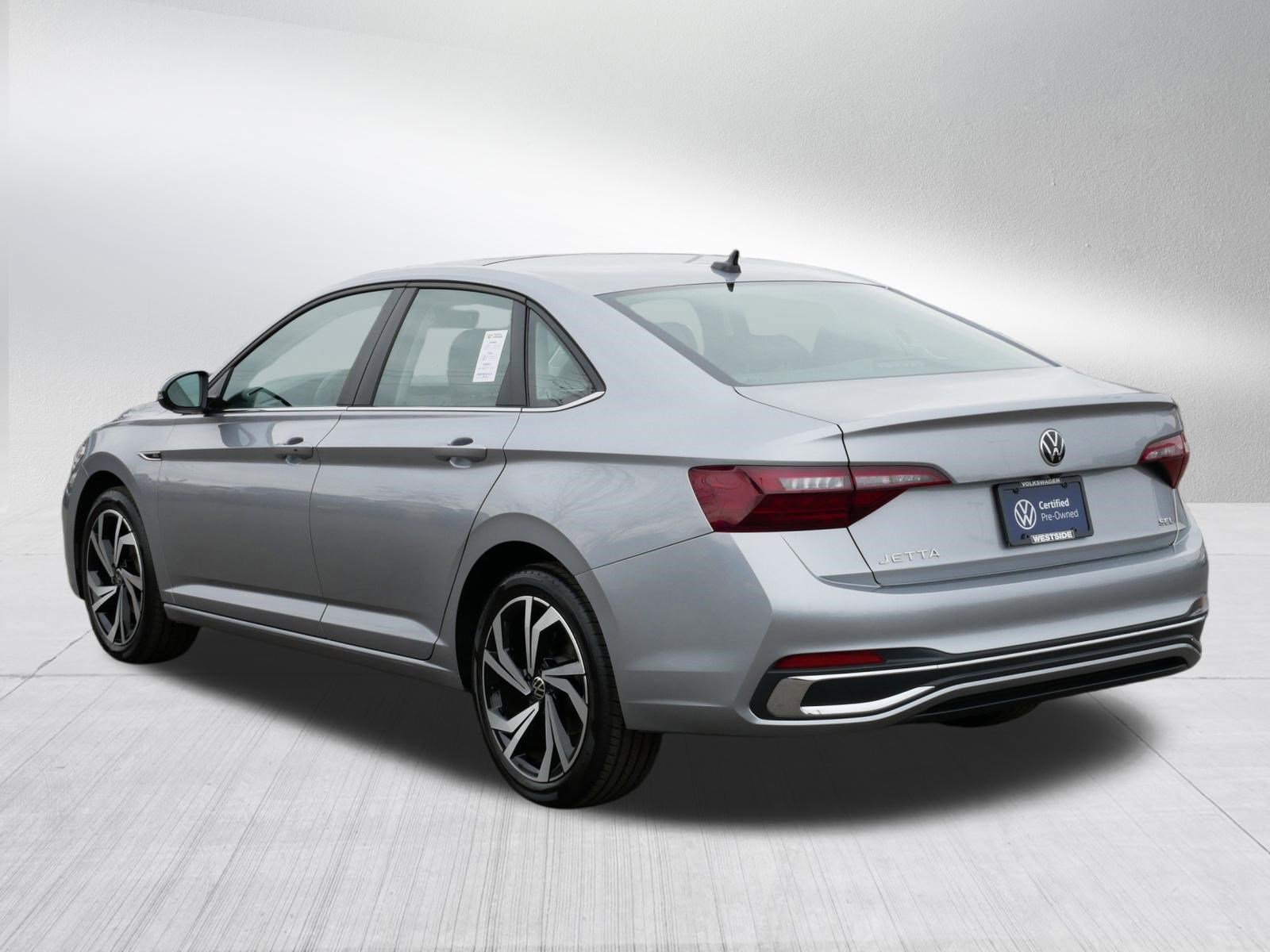 Certified 2024 Volkswagen Jetta SEL image 5