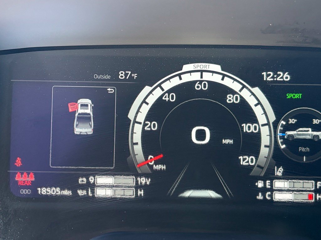 Used 2025 Toyota Tundra Platinum AWD/4WD image 31