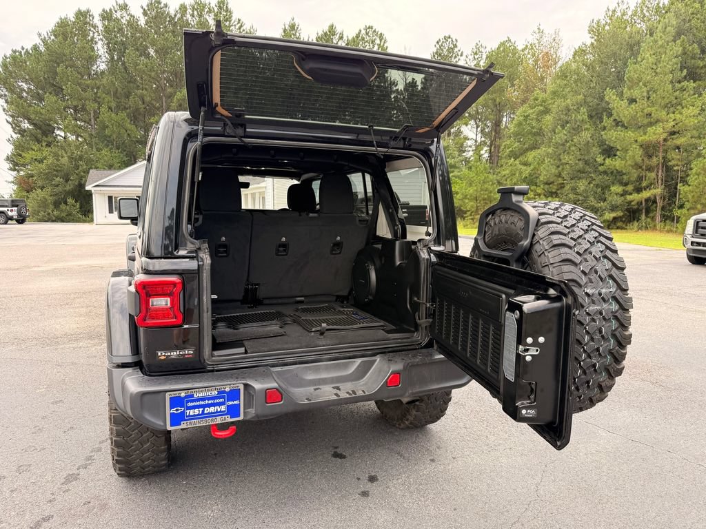 Used 2023 Jeep Wrangler Unlimited Rubicon w/ LED Lighting Group AWD/4WD image 10