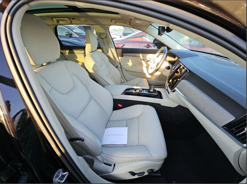 Used 2025 Volvo V90 B6 Cross Country Plus AWD/4WD image 16