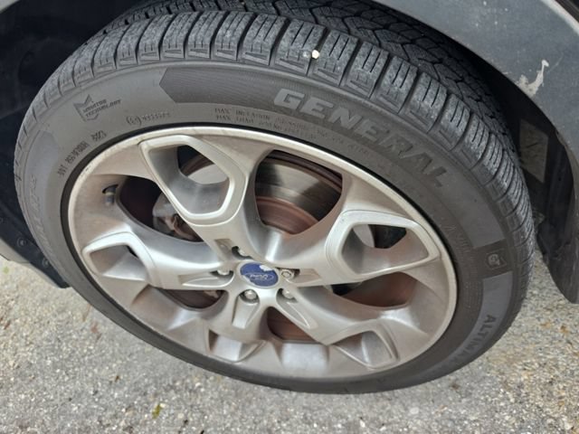 Used 2016 Ford Escape Titanium w/ Equipment Group 301A AWD/4WD image 10