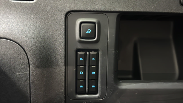 Used 2025 Ford Expedition Max Active AWD/4WD image 30