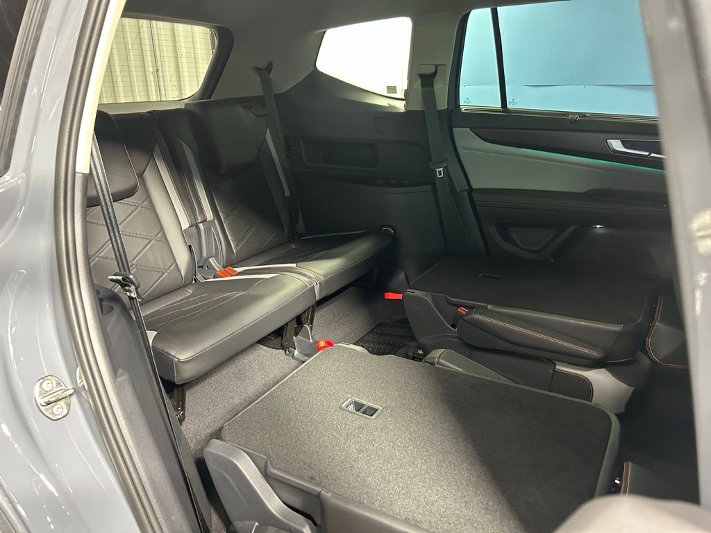 Used 2024 Volkswagen Atlas Peak Edition SE image 46