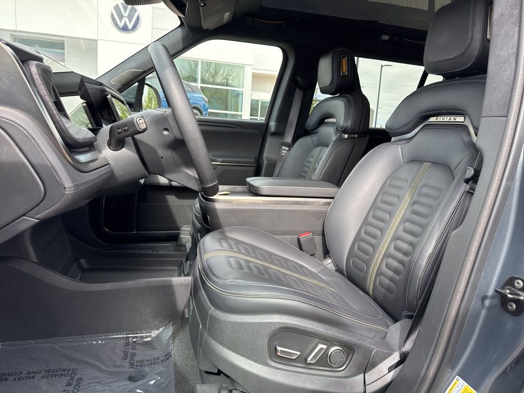 Used 2024 Rivian R1S Adventure AWD/4WD image 9