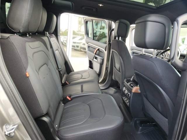 Used 2023 Land Rover Defender 110 X image 23