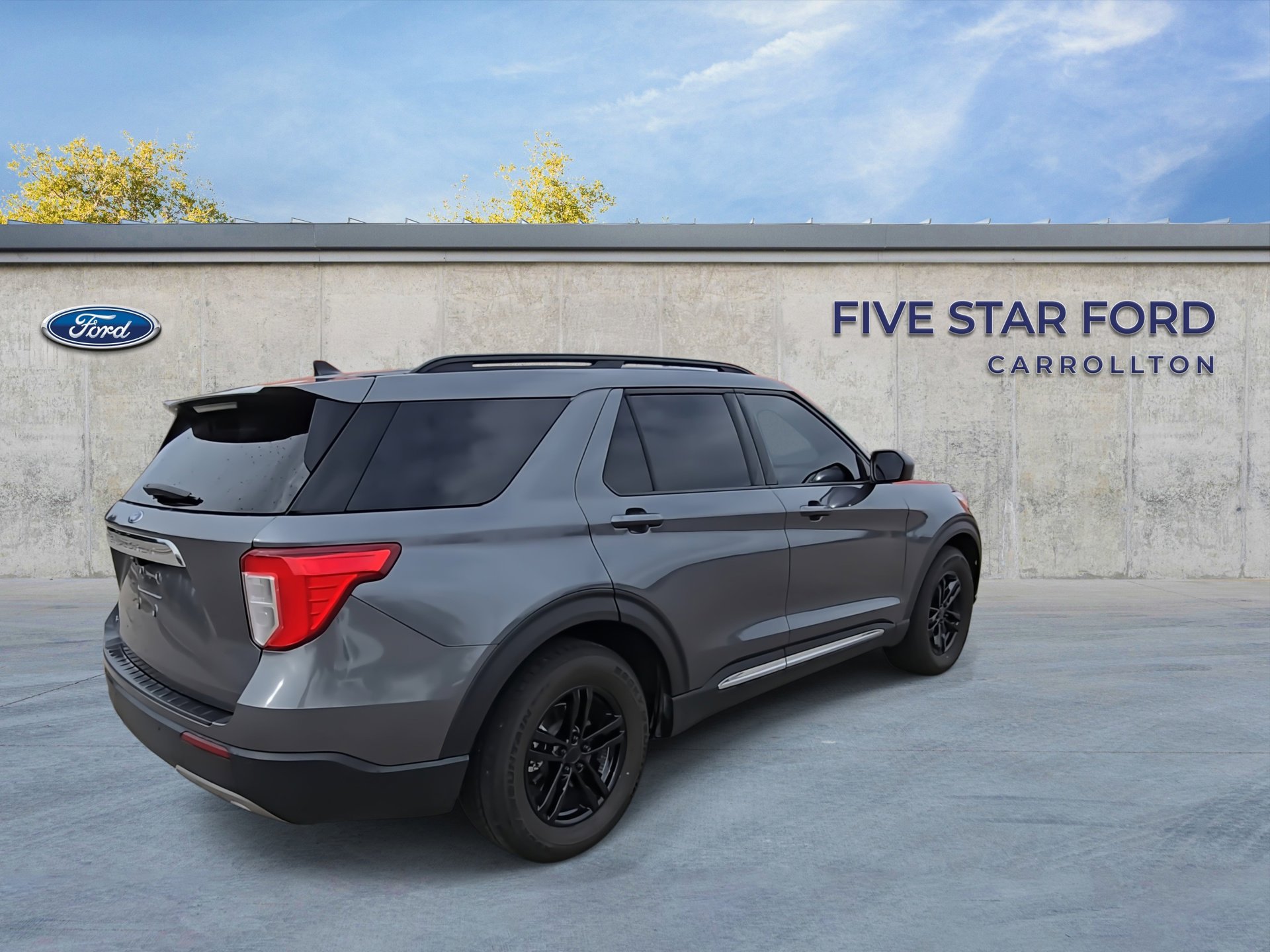 Certified 2022 Ford Explorer XLT w/ Equipment Group 202A image 8