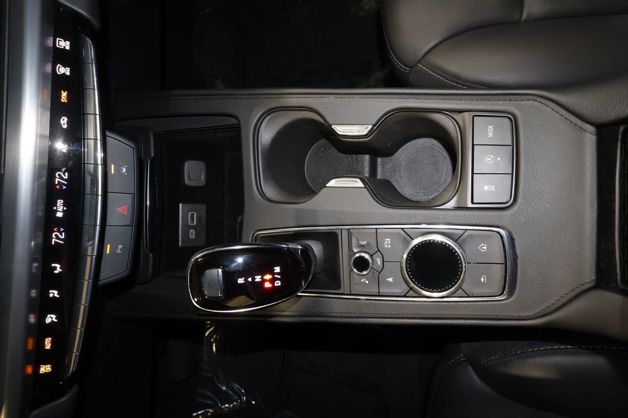 Certified 2025 Cadillac XT4 Premium Luxury image 12