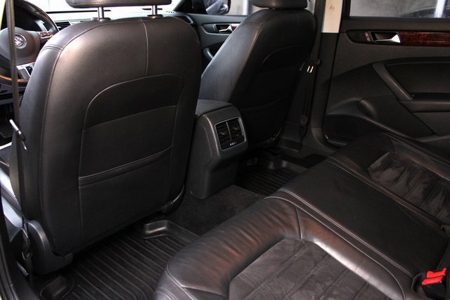 Used 2013 Volkswagen Passat TDI SEL Premium image 33