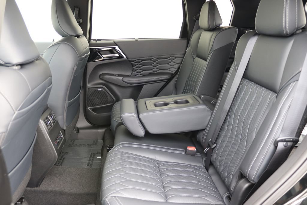 New 2026 Mitsubishi Outlander SEL image 5