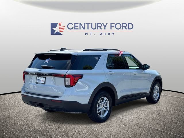 Used 2026 Ford Explorer Active AWD/4WD image 2