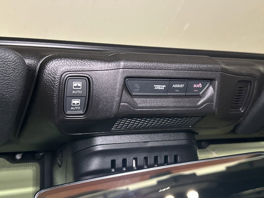 Used 2025 Jeep Wrangler Rubicon w/ Safety Group image 29