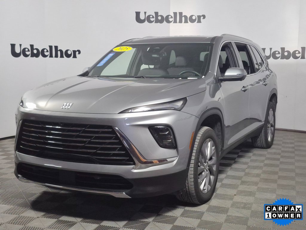 Certified 2025 Buick Enclave Preferred image 3