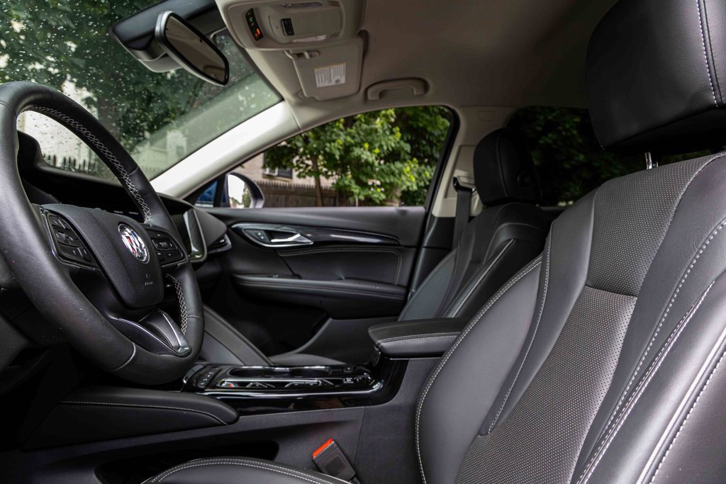 Used 2023 Buick Envision Essence image 9