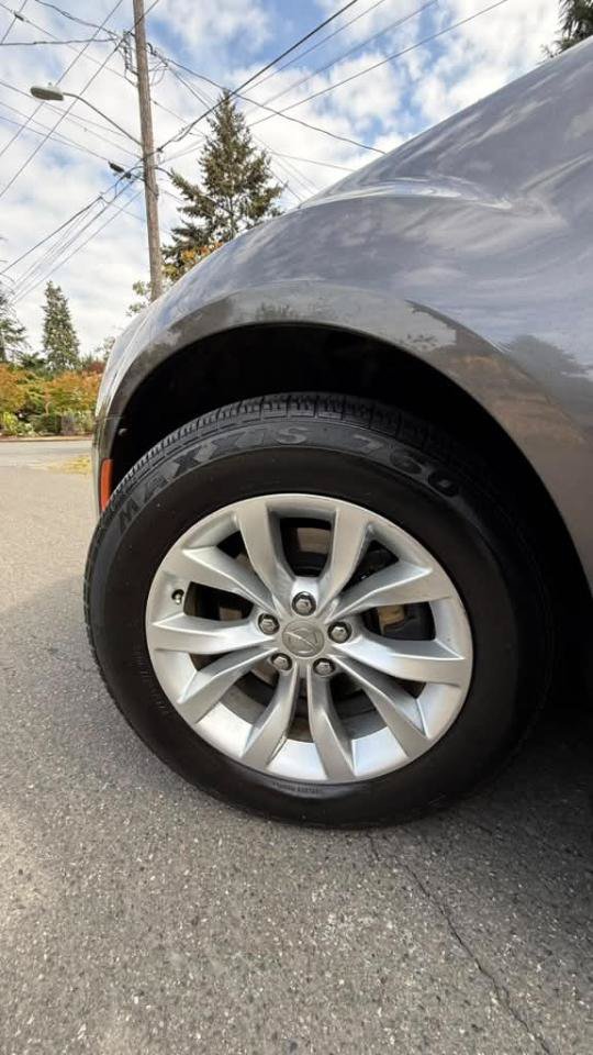 Used 2016 Chrysler 300 Limited RWD image 20